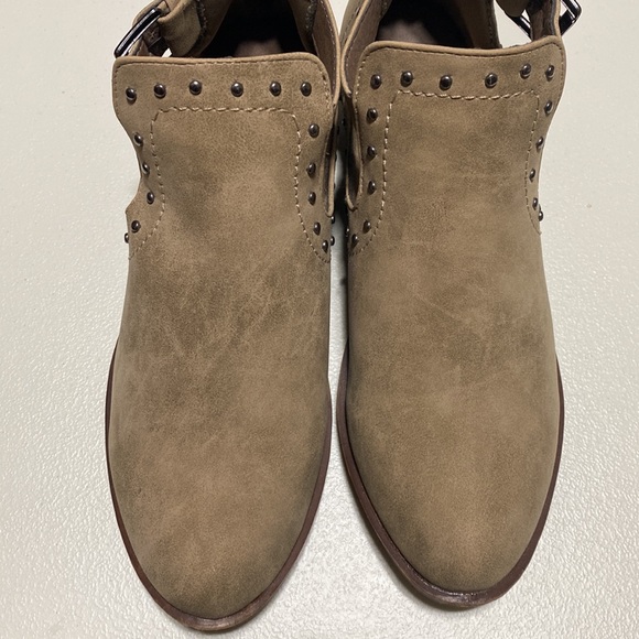 Seven7 Mr Stokley boots like new condition  tan with embellishments - Picture 2 of 8